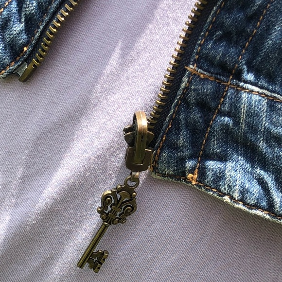 Cabi lilac sleeveless pullover & Jean jacket combo - Picture 10 of 11